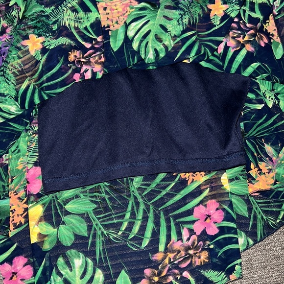 Hawaiian top - Picture 5 of 5